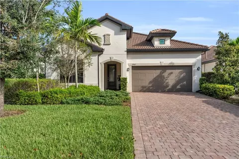 2762 Aviamar Cir, Naples, FL 34114