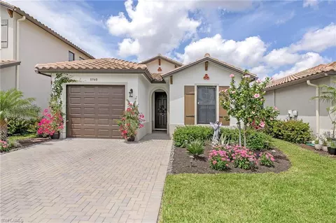8940 Madrid Cir, Naples, FL 34104
