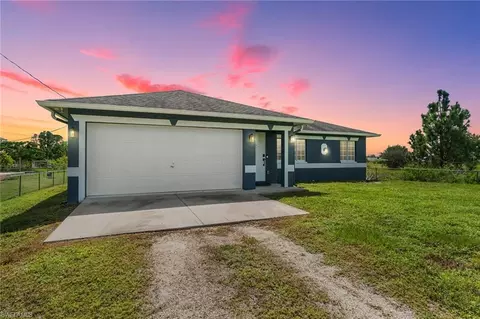 2424 43rd Ave NE, Naples, FL 34120