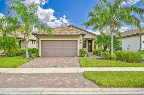 10812 Glenhurst St, Fort Myers, FL 33913