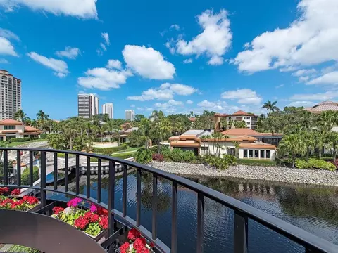 6710 Pelican Bay Blvd #432, Naples, FL 34108