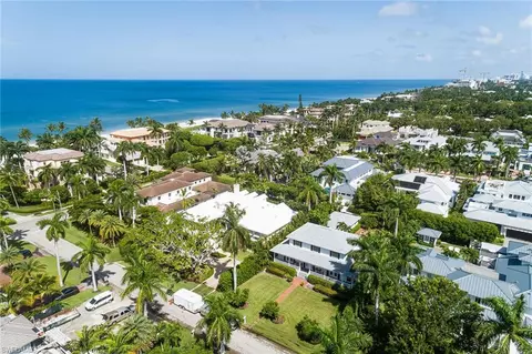 155 1st Ave S, Naples, FL 34102