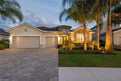 2382 Orchard St, Naples, FL 34120