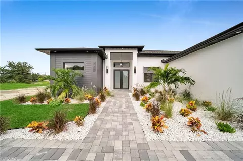 2017 Surfside Blvd, Cape Coral, FL 33991