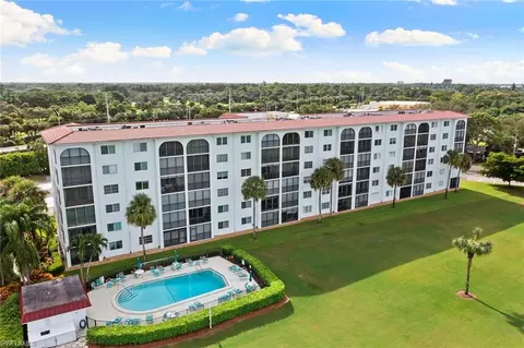 37 High Point Cir E #307, Naples, FL 34103