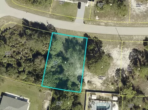 1030 Hansen St E, Lehigh Acres, FL 33974
