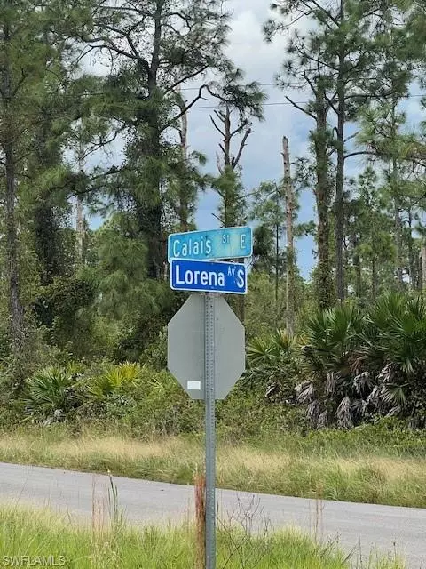850 Calais St E, Lehigh Acres, FL 33974