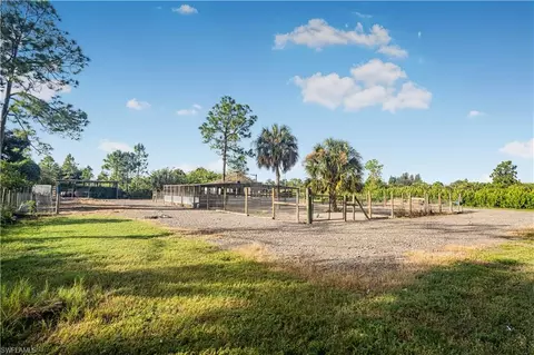 Exterior - 7969 19th Ter, Labelle, FL 33935 photo 5 of 6