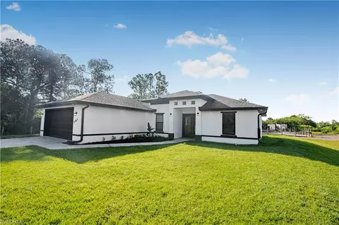 Exterior - 7969 19th Ter, Labelle, FL 33935 photo 2 of 6