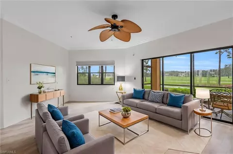 200 Vintage Cir #D-102, Naples, FL 34119