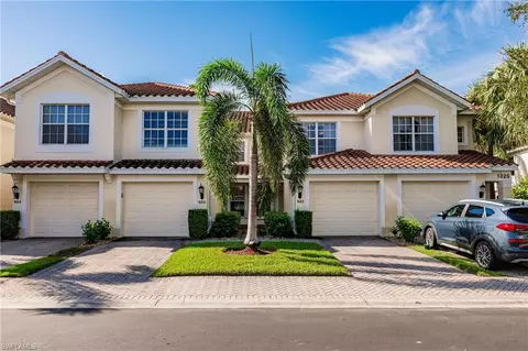 1325 Henley St #902, Naples, FL 34105