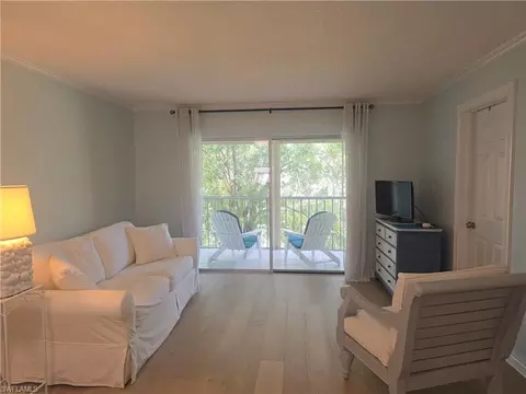 180 Turtle Lake Ct #304, Naples, FL 34105