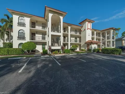 605 Augusta Blvd #605-7, Naples, FL 34113