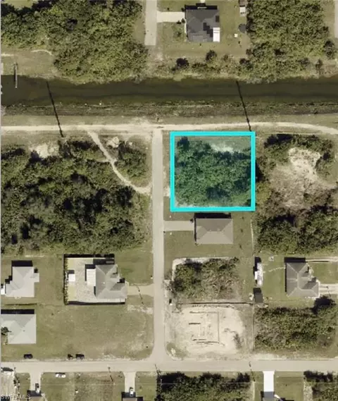 51 Sally Ave S, Lehigh Acres, FL 33976
