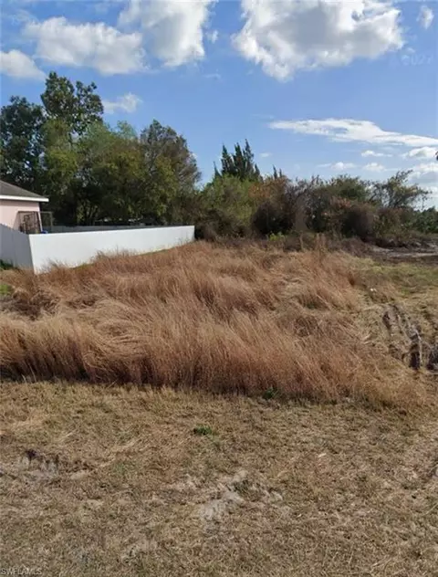 4207 27th St SW, Lehigh Acres, FL 33976