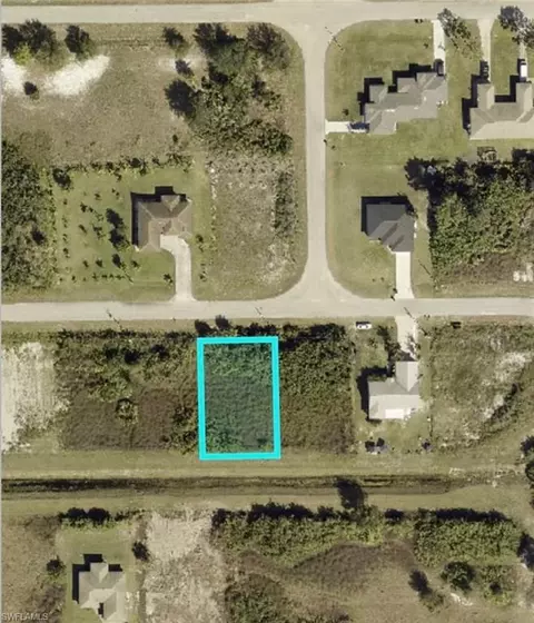 620 Chattman St E, Lehigh Acres, FL 33974