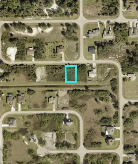 620 Chattman St E, Lehigh Acres, FL 33974 photo 2