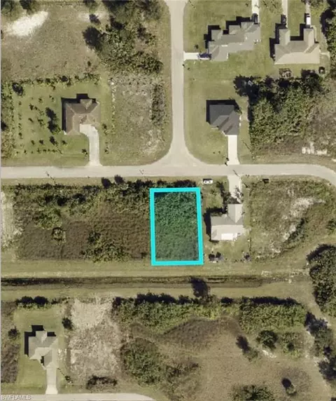 622 Chattman St E, Lehigh Acres, FL 33974