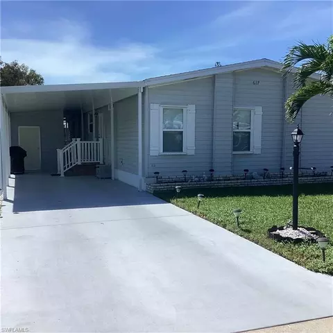 617 Charlemagne Blvd, Naples, FL 34112