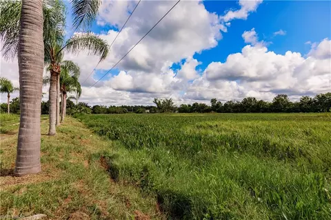 875 Limpkin Rd, Naples, FL 34120 photo 5