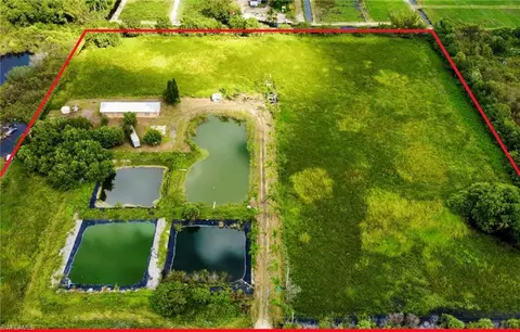875 Limpkin Rd, Naples, FL 34120 photo 3