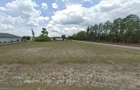 2250 E 11th St, Lehigh Acres, FL 33936