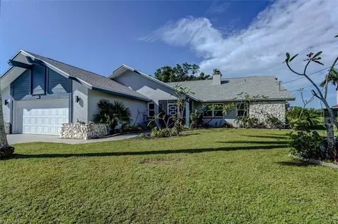 3642 SE 5th Ct, Cape Coral, FL 33904