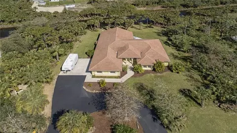 880 5th St NW, Naples, FL 34120