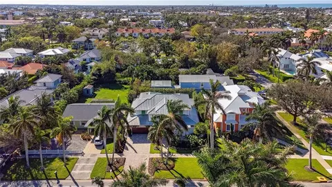 View/Area - 428 Central Ave, Naples, FL 34102 photo 3 of 4