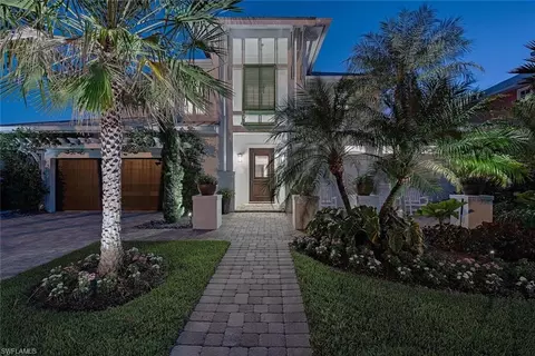 428 Central Ave, Naples, FL 34102