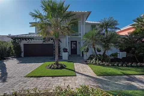 Exterior - 428 Central Ave, Naples, FL 34102 photo 4 of 8