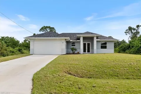 2907 21st St W, Lehigh Acres, FL 33971