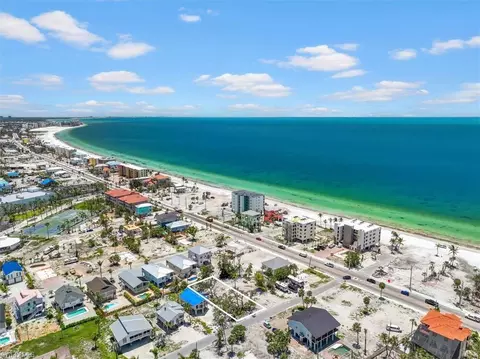 116 Bayview Ave, Fort Myers Beach, FL 33931
