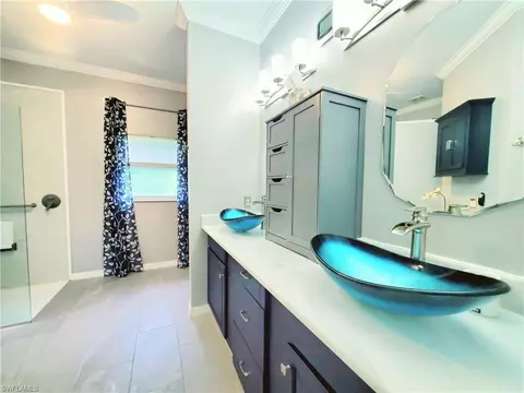 Bath - 267 Glen Eagle Cir, Naples, FL 34104 photo 1 of 2