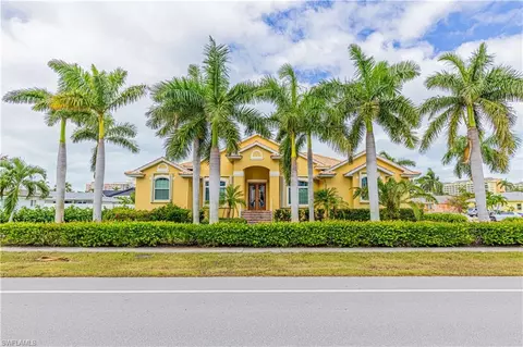 951 Montego Ct, Marco Island, FL 34145