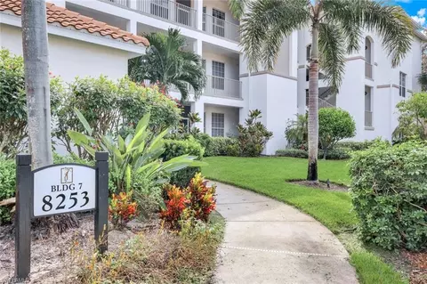 8253 Parkstone Pl #7-205, Naples, FL 34120