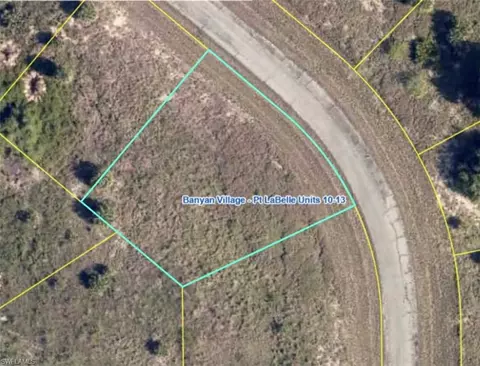 214 Leinster Pl, Labelle, FL 33935