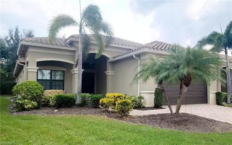3195 Pacific Dr, Naples, FL 34119