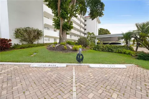 Exterior - 37 High Point Cir E #107, Naples, FL 34103 photo 3 of 9