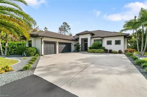108 4th St NE, Naples, FL 34120