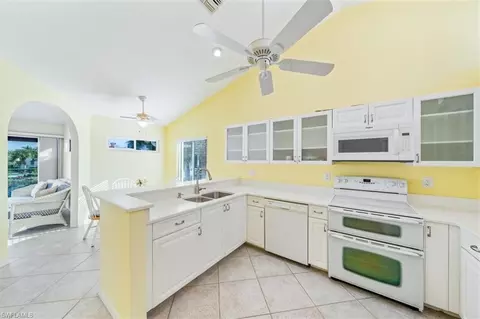 2233 Anchorage Ln #D, Naples, FL 34104 photo 12