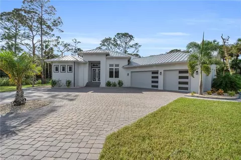 343 9th St NW, Naples, FL 34120