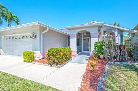 10167 Regent Cir, Naples, FL 34109