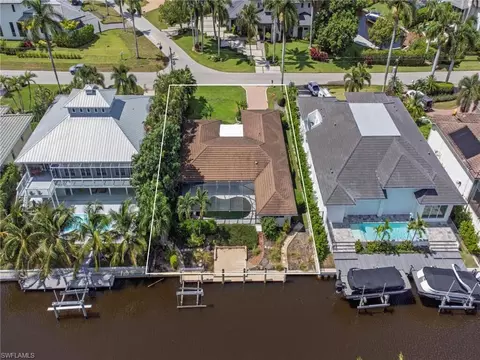 1893 Snook Dr, Naples, FL 34102 photo 2