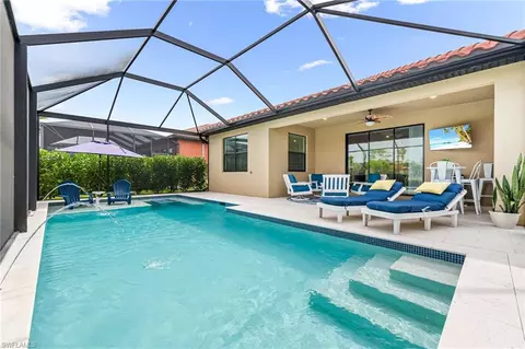 1541 Parnell Ct, Naples, FL 34113