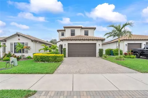8813 Madrid Cir, Naples, FL 34104