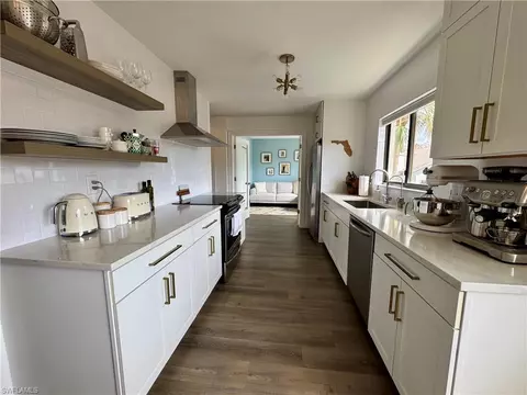 910 Vanderbilt Beach Rd #528, Naples, FL 34108