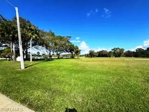 Tamiami Trl E, Naples, FL 34114 photo 8