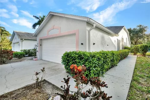5233 Whitten Dr #64, Naples, FL 34104