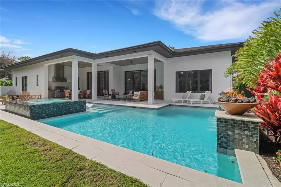 Exterior - 1546 Mandarin Rd, Naples, FL 34102 photo 9 of 18